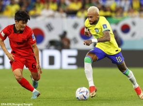 Brazil ease past South Korea to reach last eight