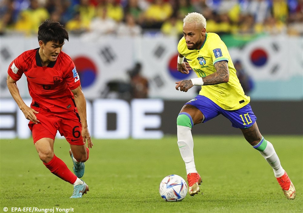 Brazil ease past South Korea to reach last eight